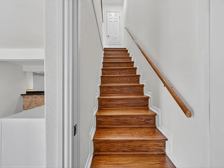 6111 Beverly Hill St #46 — Photo 16