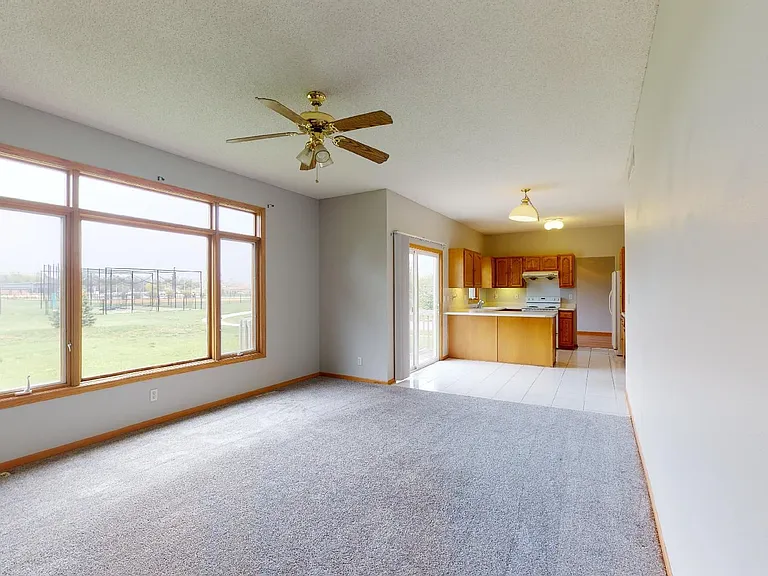 2504 Somerset Dr — Photo 9