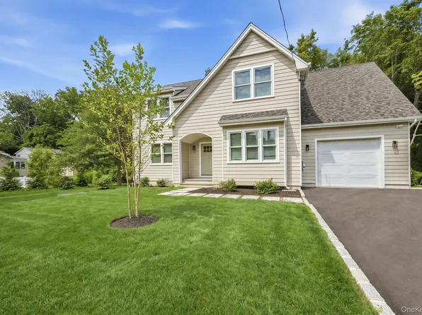 11 Park Street, East Setauket, NY 11733