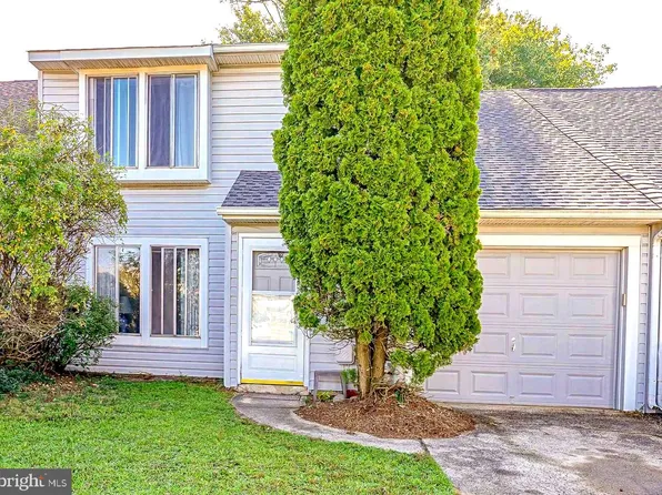 24 Fomalhaut Ave, Turnersville, NJ 08012