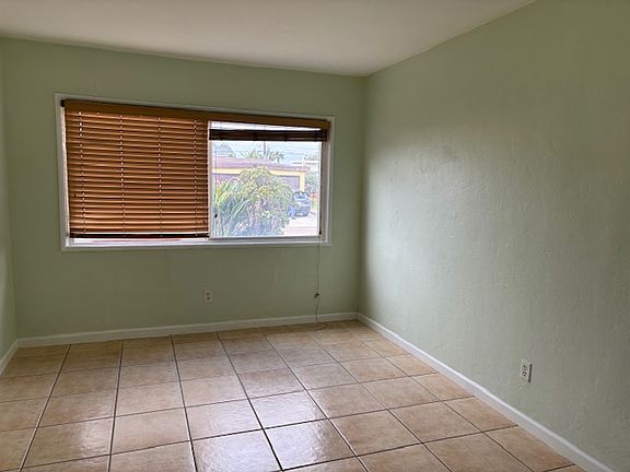 5th image of 3309-11 Apache Ave #3309