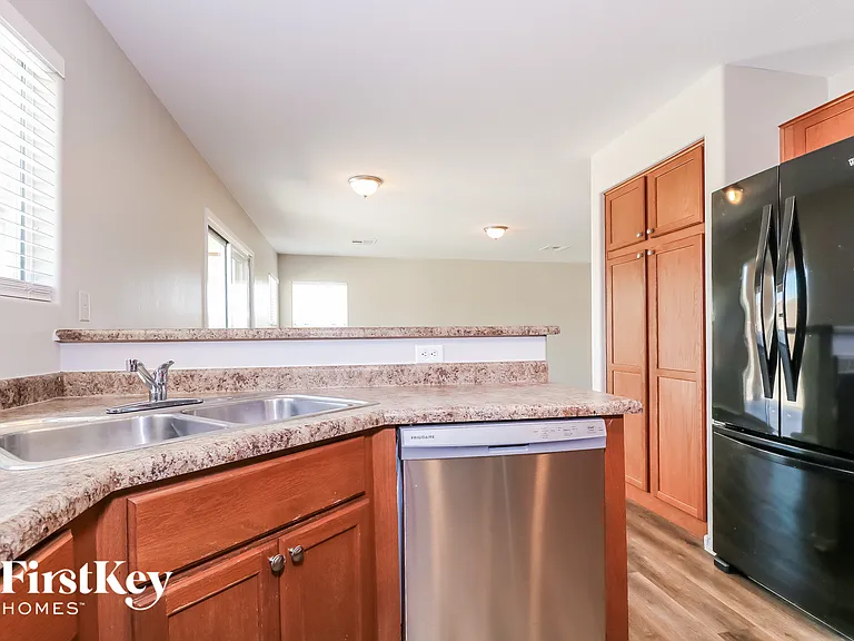 22238 W Moonlight Path — Photo 8