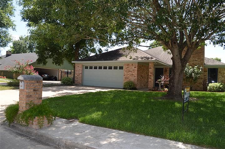 1st image of 855 Shakespeare Dr