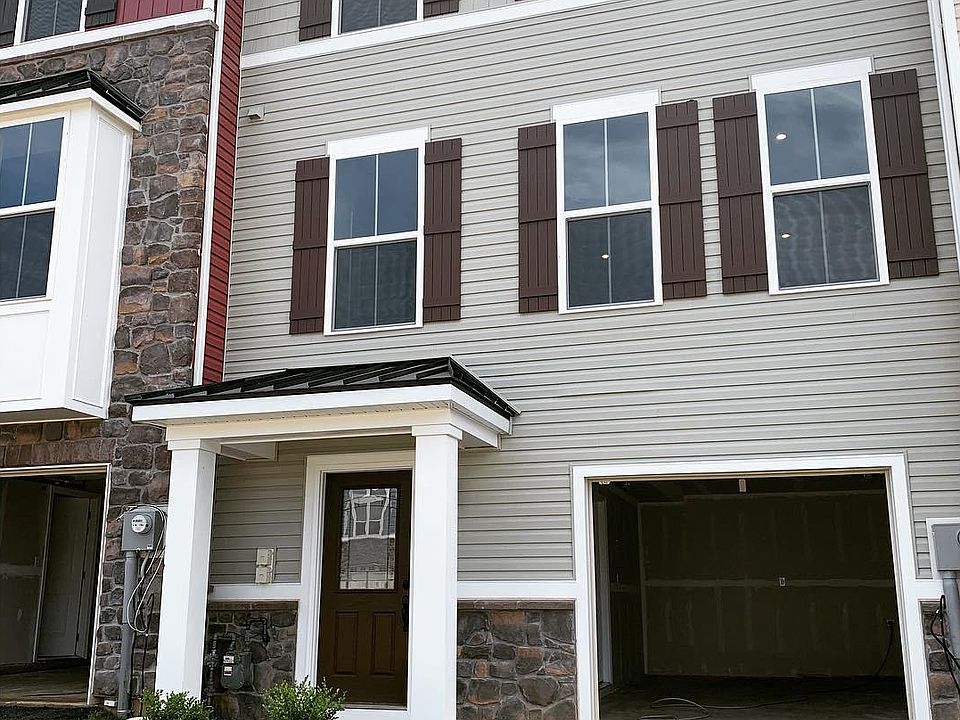 1st image of 2368 Cook Dr