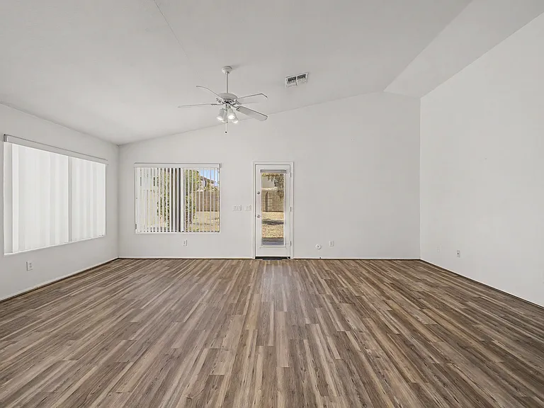 4649 E Augusta Ave — Photo 8