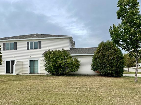 2nd image of 3901 Meadow Brook Ct