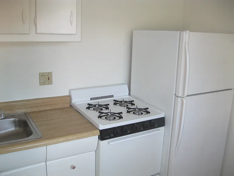 2915 2nd St #D — Photo 4