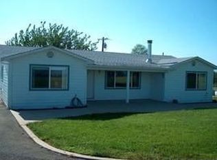 21627 Seven Lakes Ln, Redding, CA