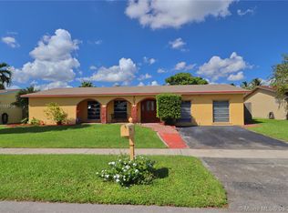9061 NW 12th Ct, Pembroke Pines, FL 33024