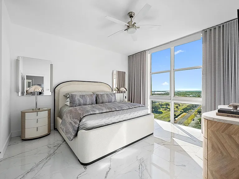 550 Okeechobee Blvd #UPH-03 — Photo 11