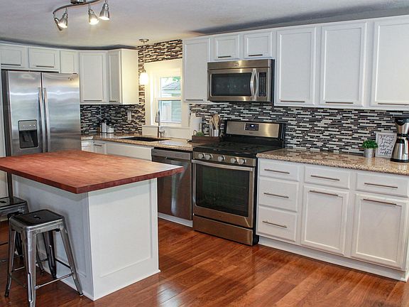 2nd image of 3762 Taplin St SW