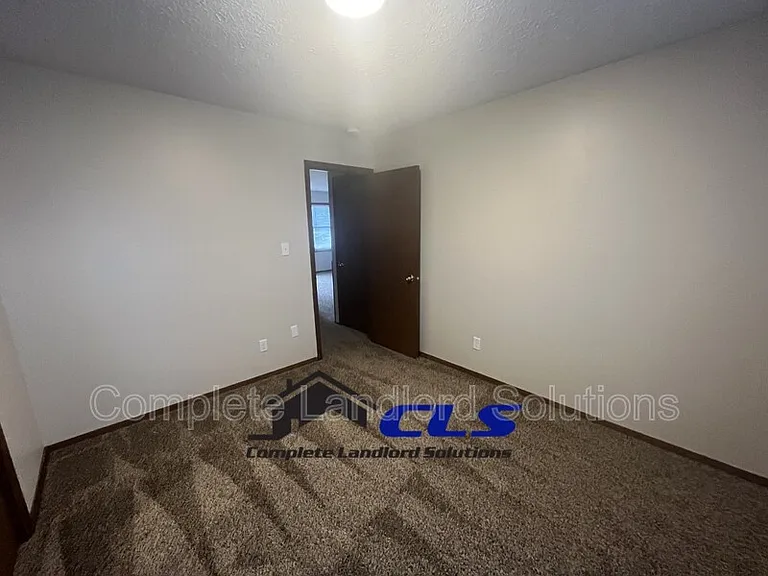 4258 S Kian St — Photo 4