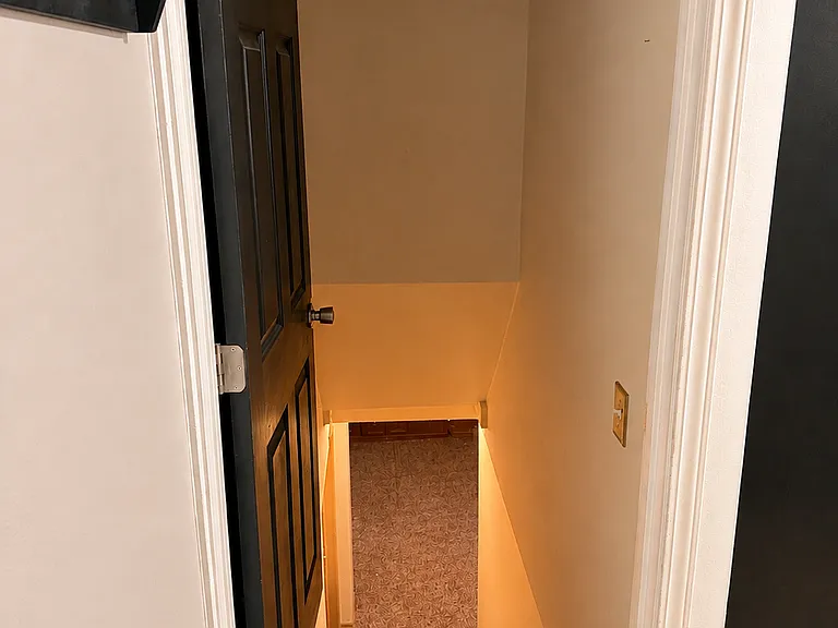 527 E Hoffman Ave — Photo 13