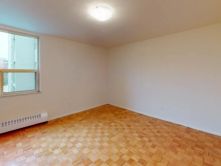 7471 Yonge St — Photo 21