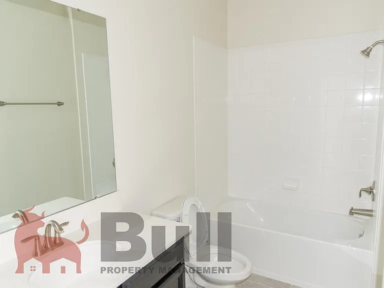 7518 Summerlake Groves St — Photo 12