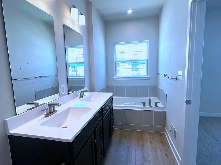 10913 Blanton Way — Photo 16