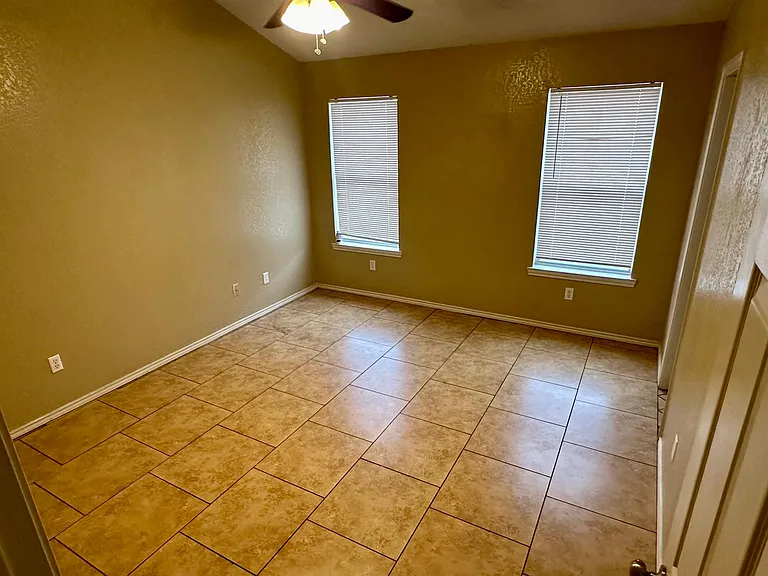 2207 Waterfall Dr — Photo 5