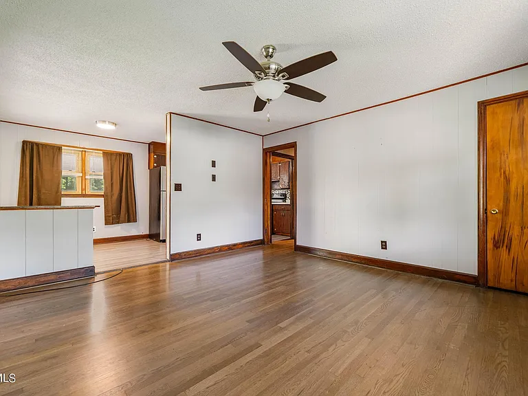 422 Gap Creek Rd — Photo 7