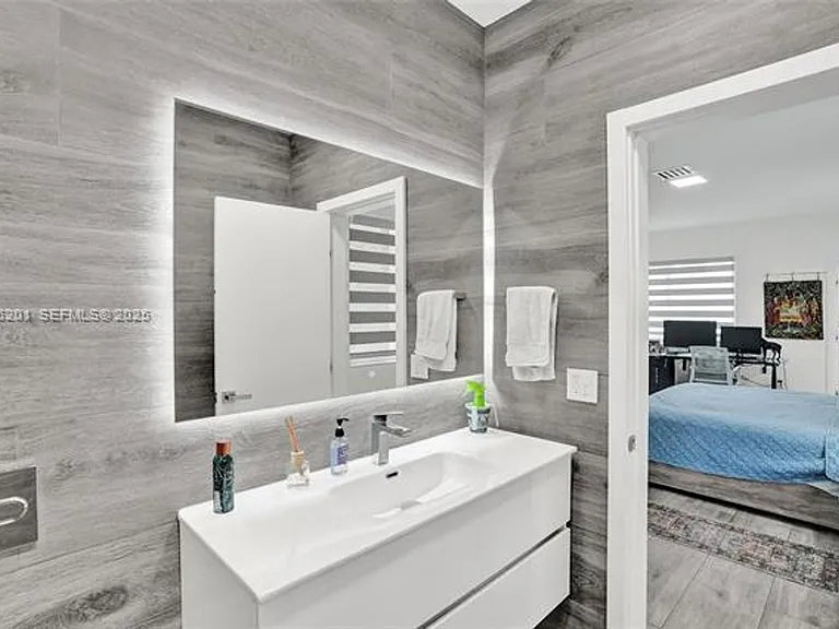 3784 Sheridan Ave #0 — Photo 12