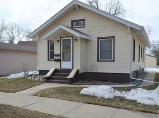 922 S 3rd St, Aberdeen, SD 57401