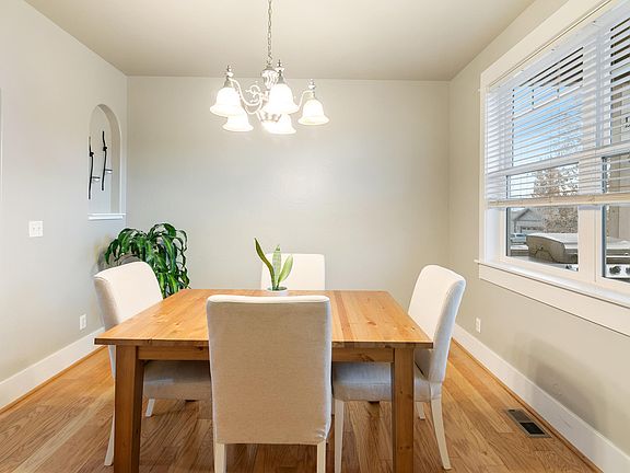 5th image of 6027 Hobson Ln