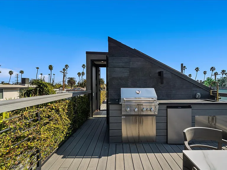 840 California Ave — Photo 94
