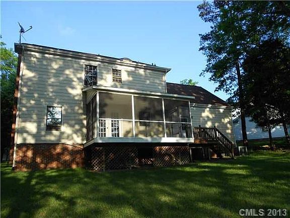 2nd image of 2253 Clonmel Pl