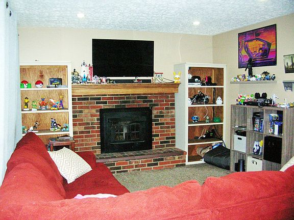 2nd image of 557 Belleview Ave