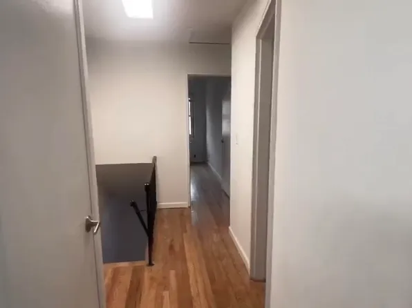 12 College Street image 13 of 21