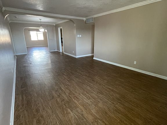3rd image of 8415 Menaul Blvd NE