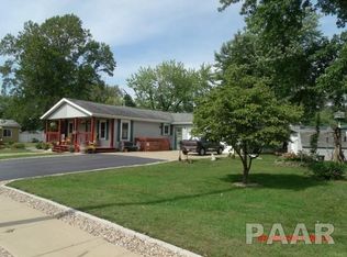 208 W Avenue J, Lewistown, IL 61542