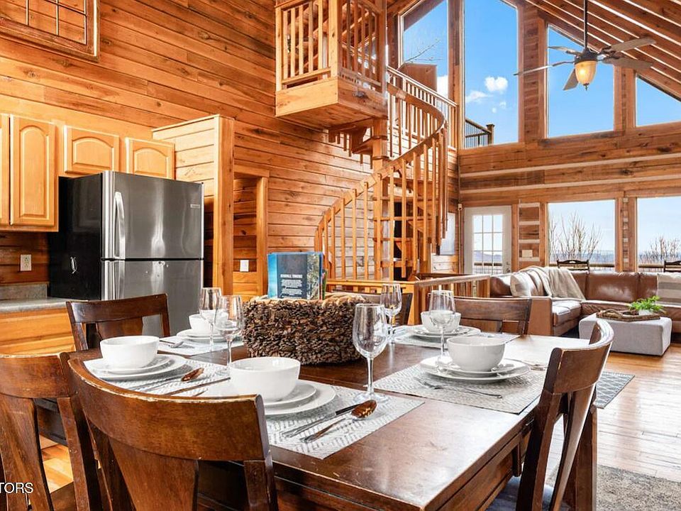 7th image of this home