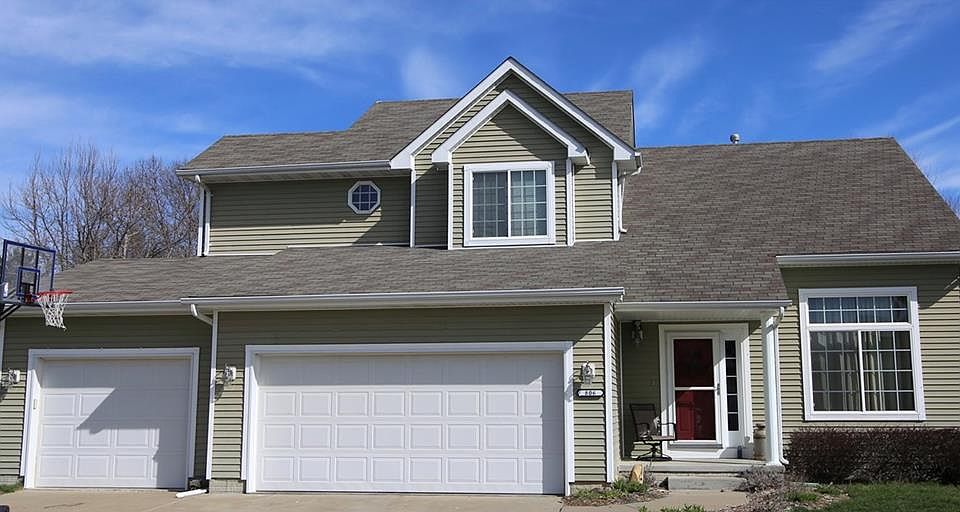 1st image of 806 Edgewater Dr