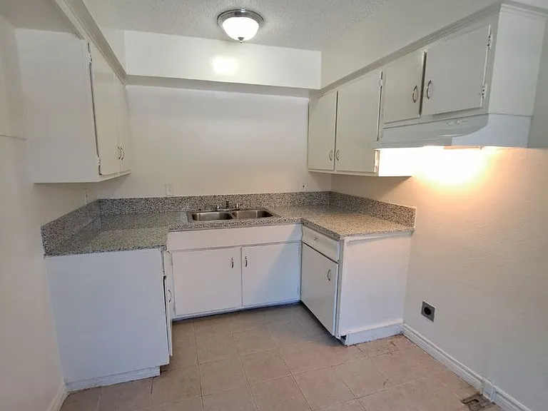 1331-1349 E San Bruno Ave — Photo 5