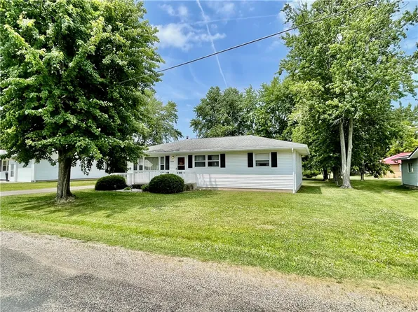 1208 N 10th St, Marshall, IL 62441