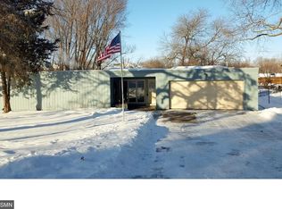 1436 Broadview Ave, Chaska, MN 55318