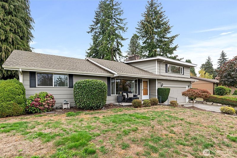 2nd image of 2421 94th Avenue E