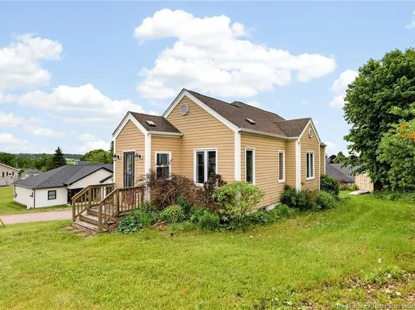 120 Saint Thomas St, Memramcook, NB E4K 2P2
