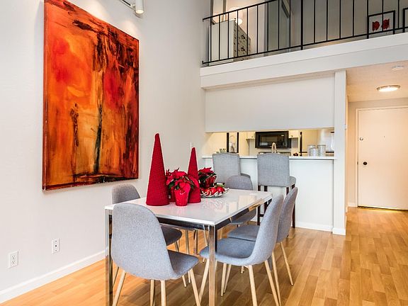4th image of 707 Fathom Dr APT 206