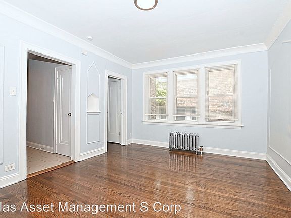 3rd image of 7842 S Oglesby Ave #2