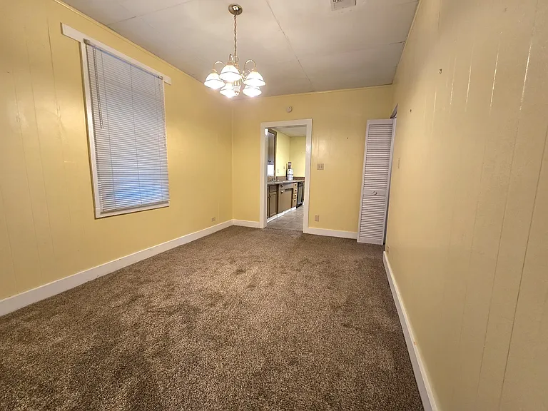 511 E La Rua St — Photo 5