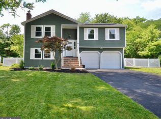 52 Misty Morn Ln, Ewing, NJ 08638
