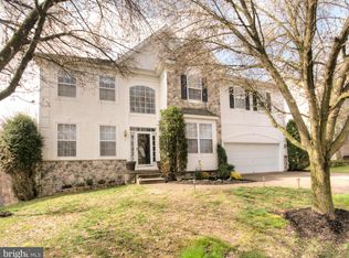 10 Meadowview Dr, Sewell, NJ 08080