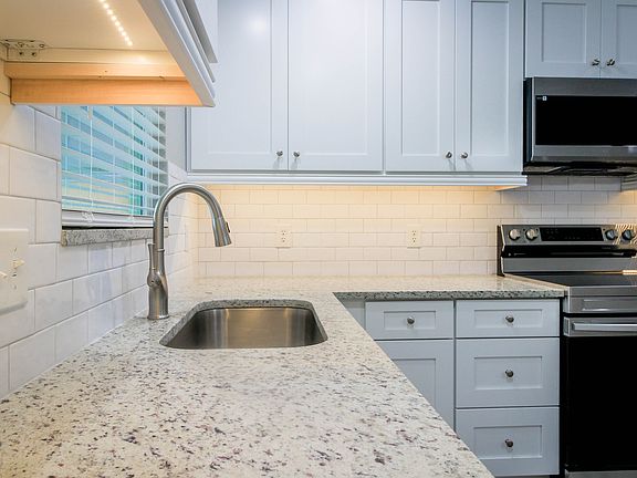 5th image of 9184 N Peachtree Way
