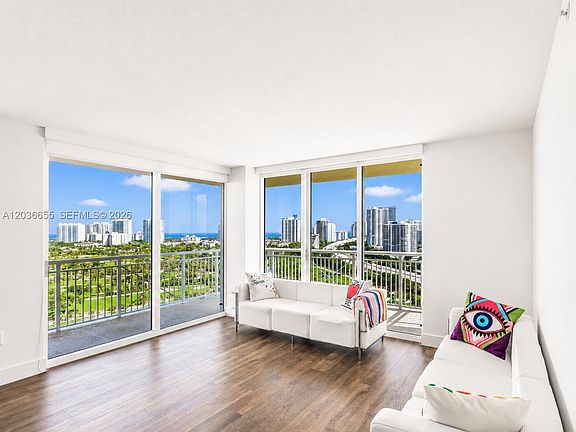4th image of 19501 W Country Club Dr APT 1903