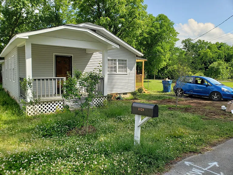 3128 Elmore Ave — Photo 1