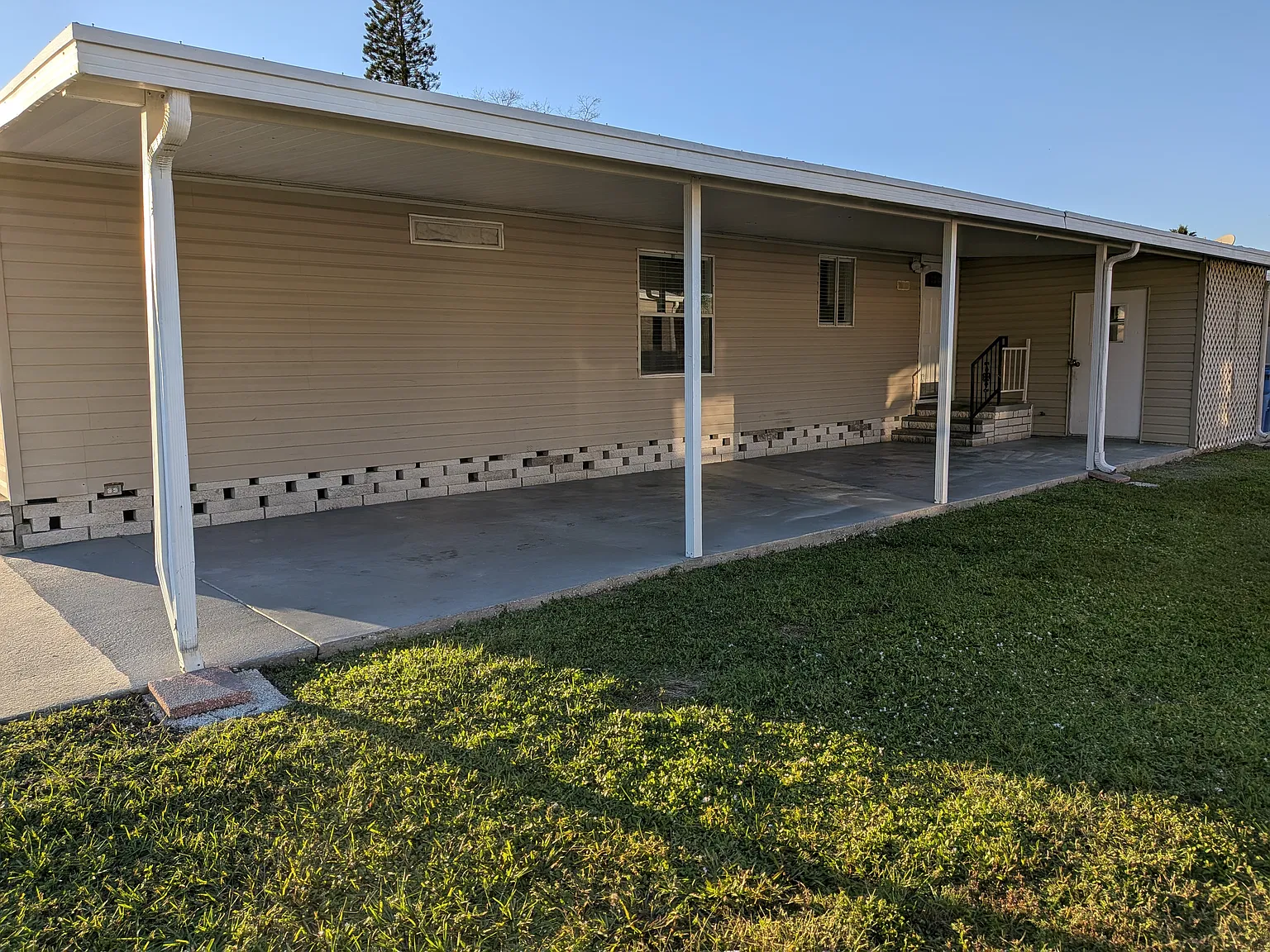 3 bed, 1500 sqft, $1,950 — Photo 1