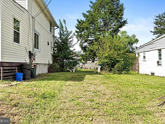 3rd image of 44 Hutchins Ave