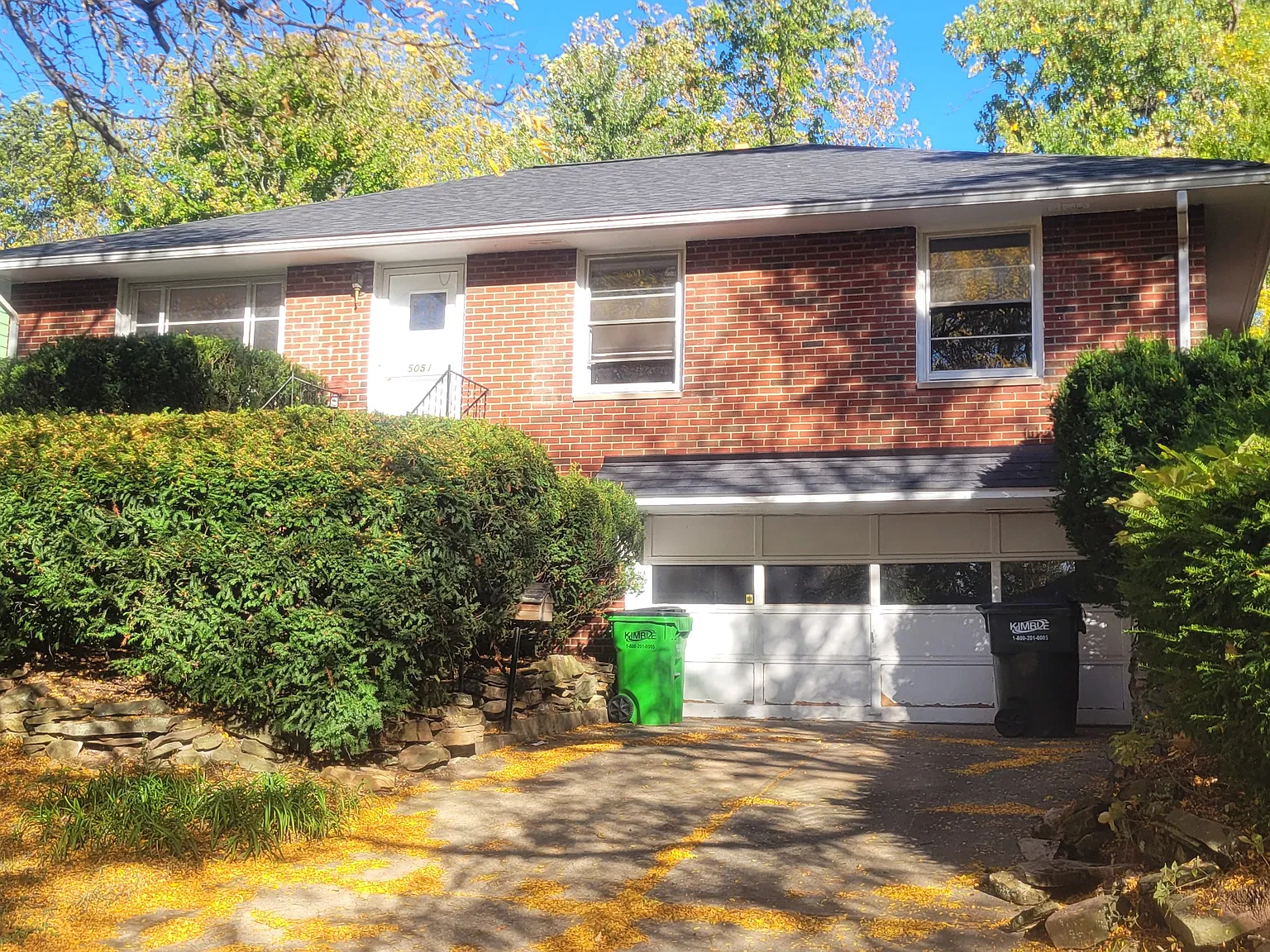 3 bed, 1189 sqft, $1,850 — Photo 1