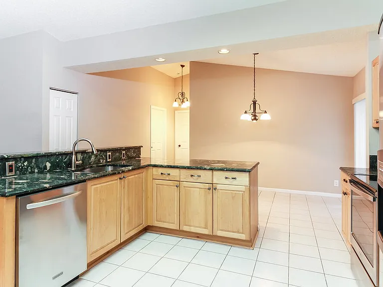 7755 Dawson Ct — Photo 7